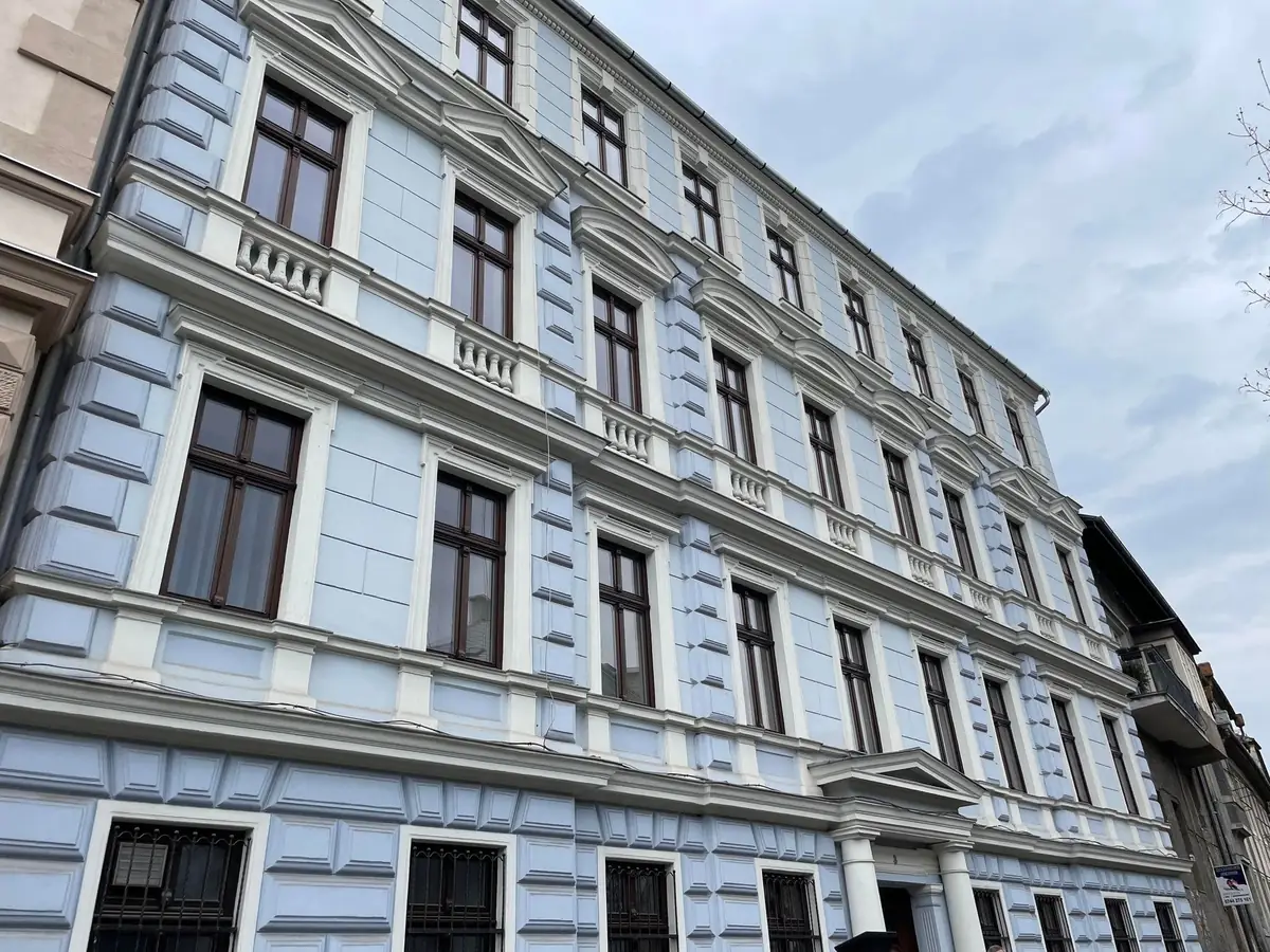Kecer hőszigetelt fa ablak beépítés